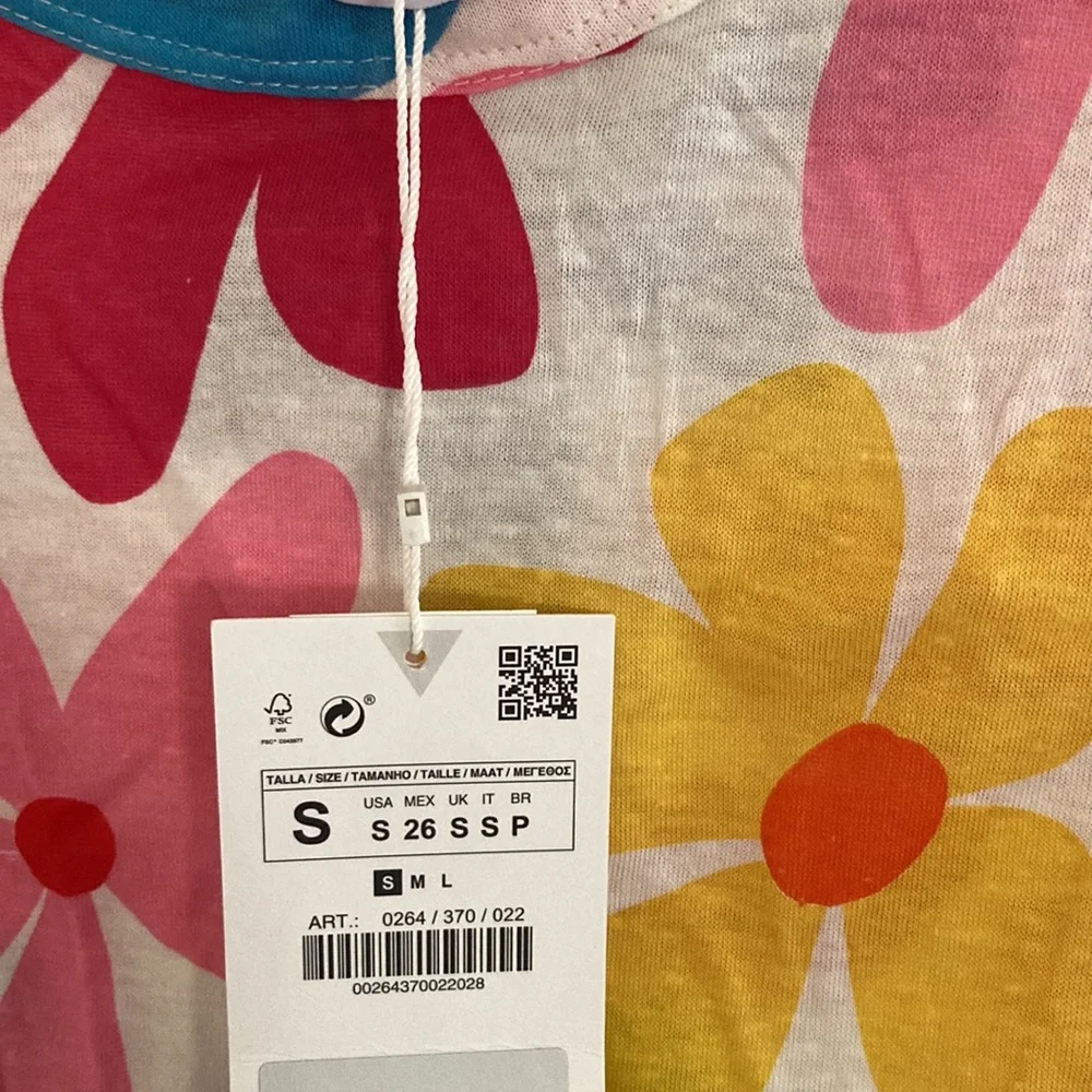 Bright and Happy Floral Zara Shirt - Picture 2 of 3